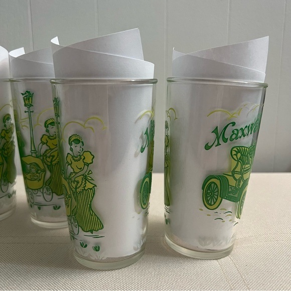 Vintage Maxwell 1907 Sour Cream Glasses Set of 7 - Picture 6 of 7